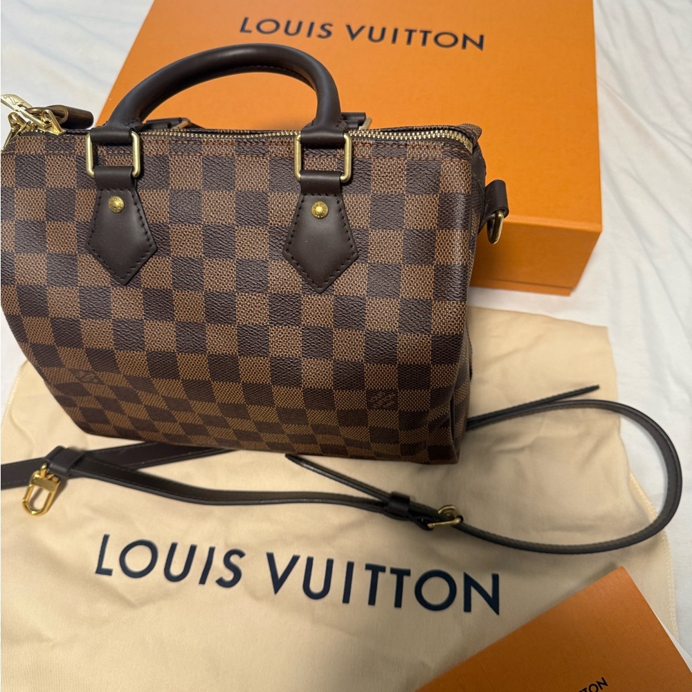 Louis Vuitton Speedy Bandoulière 25 in signature Monogram